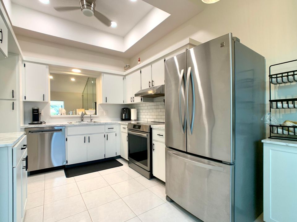 For Sale: $375,000 (2 beds, 2 baths, 1204 Square Feet)