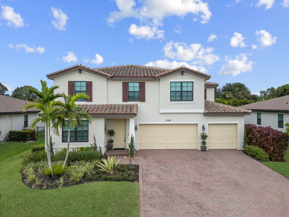 For Sale: $789,500 (4 beds, 2 baths, 3065 Square Feet)