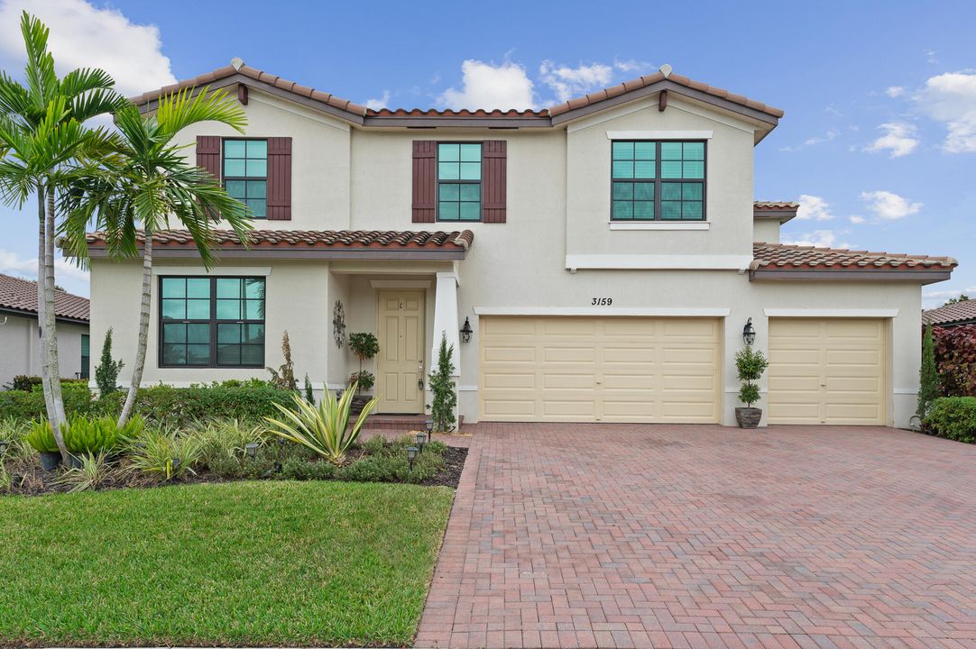 For Sale: $789,500 (4 beds, 2 baths, 3065 Square Feet)