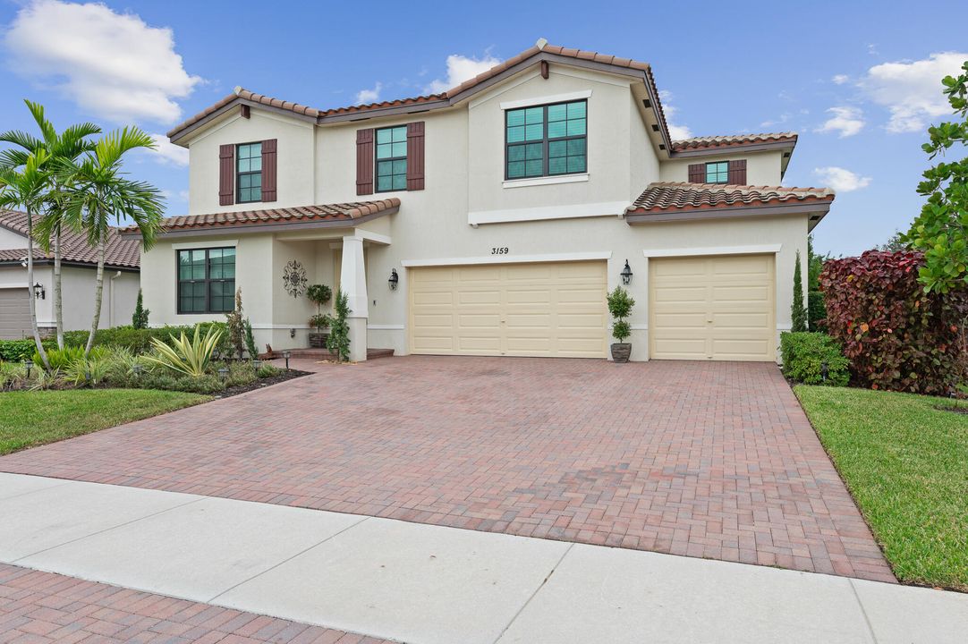 For Sale: $789,500 (4 beds, 2 baths, 3065 Square Feet)