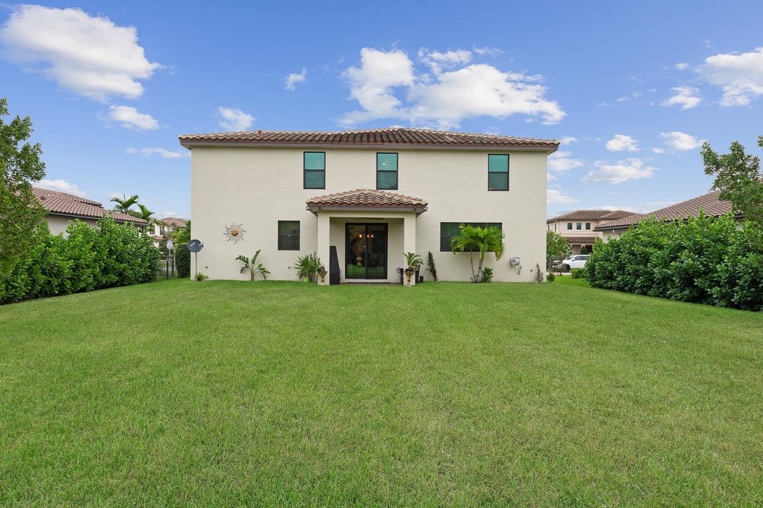 For Sale: $789,500 (4 beds, 2 baths, 3065 Square Feet)