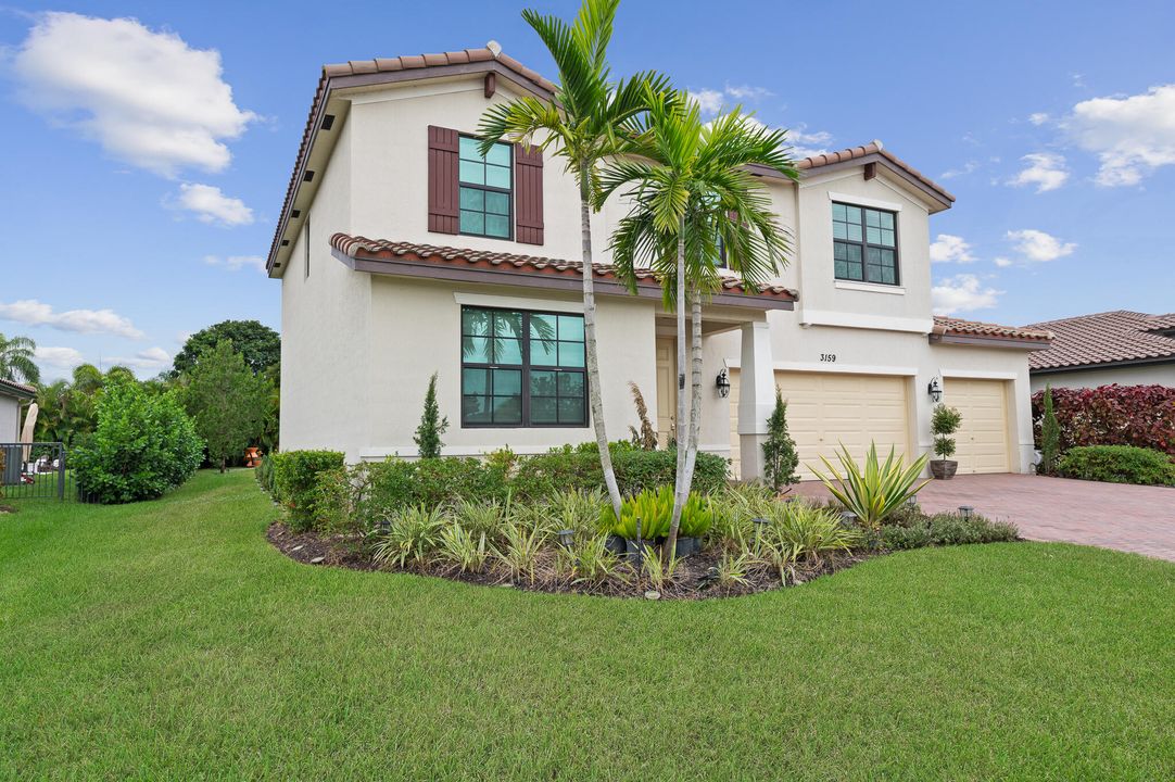 For Sale: $789,500 (4 beds, 2 baths, 3065 Square Feet)