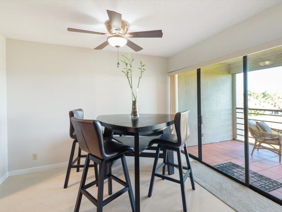 For Sale: $375,000 (2 beds, 2 baths, 1254 Square Feet)