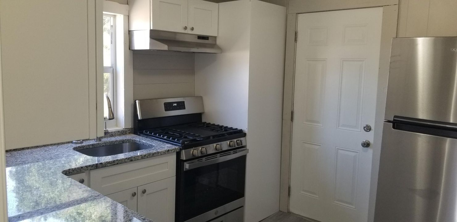 For Rent: $1,200 (1 beds, 1 baths, 506 Square Feet)