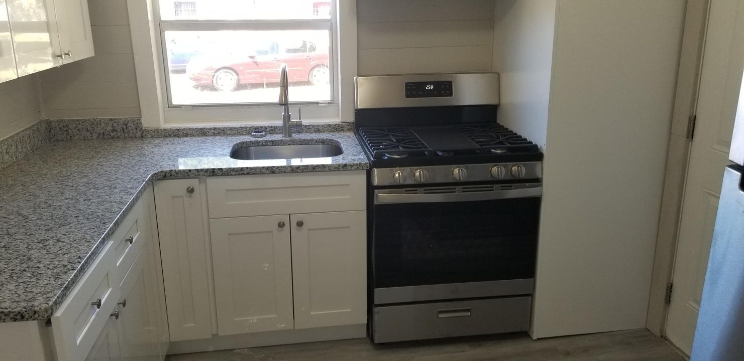 For Rent: $1,200 (1 beds, 1 baths, 506 Square Feet)