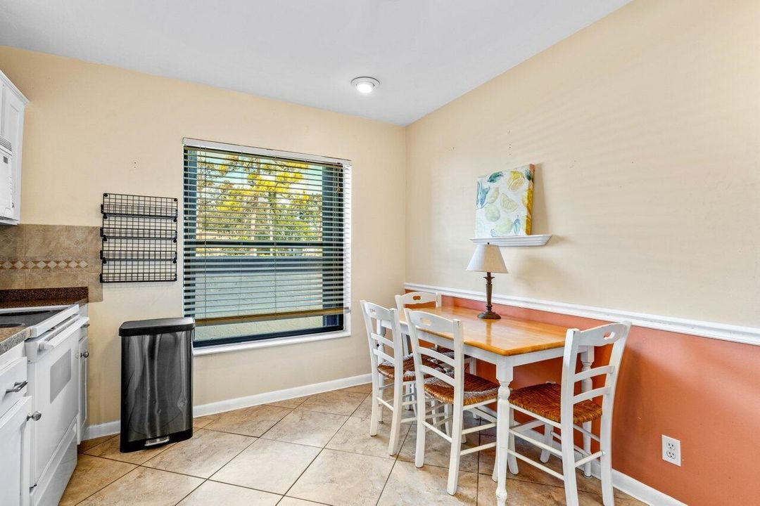 For Sale: $275,000 (2 beds, 2 baths, 1188 Square Feet)