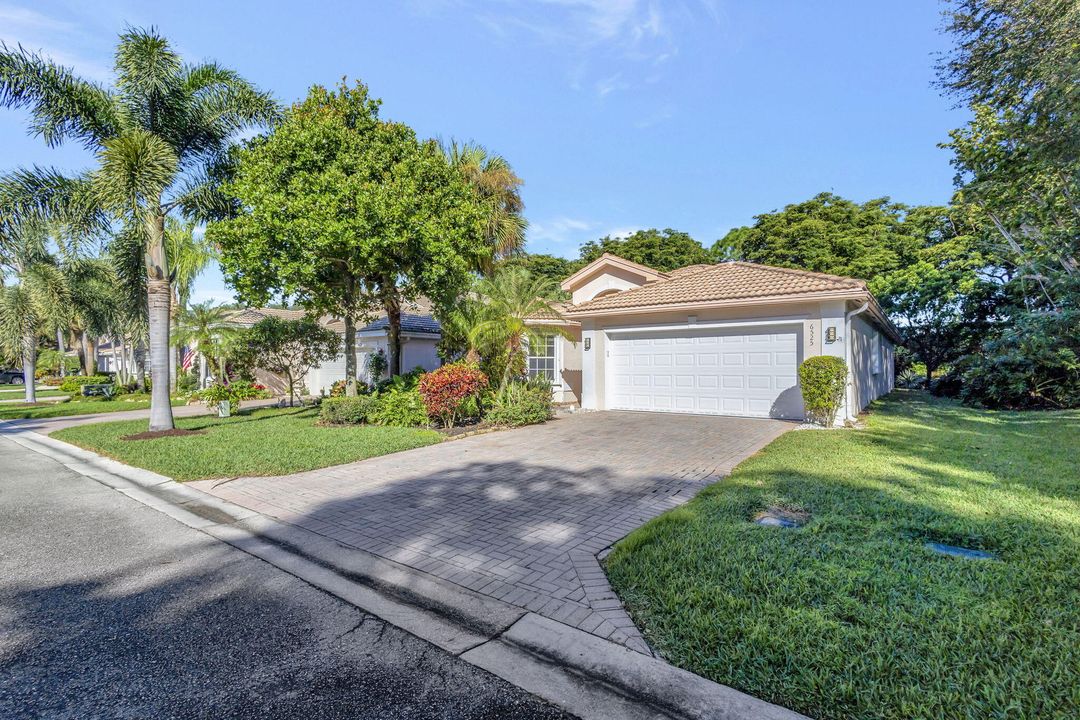 For Sale: $569,000 (3 beds, 2 baths, 1836 Square Feet)