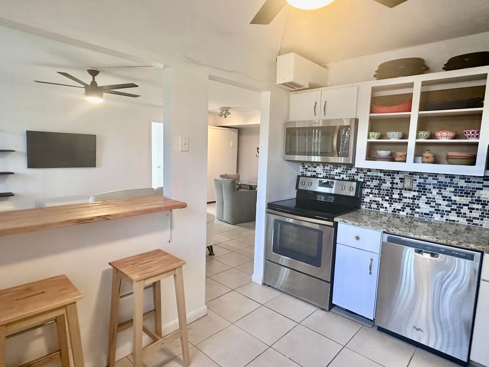 For Rent: $1,600 (1 beds, 1 baths, 795 Square Feet)