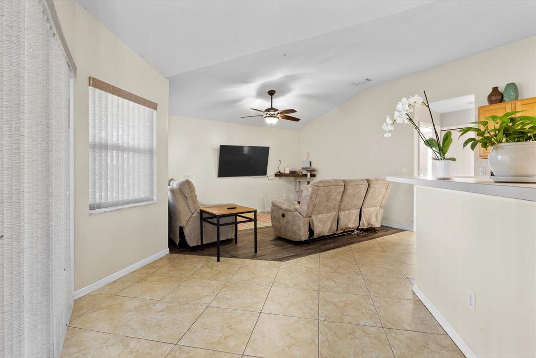 For Sale: $399,000 (3 beds, 2 baths, 1699 Square Feet)