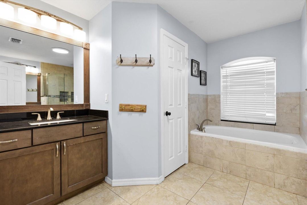 For Sale: $399,000 (3 beds, 2 baths, 1699 Square Feet)