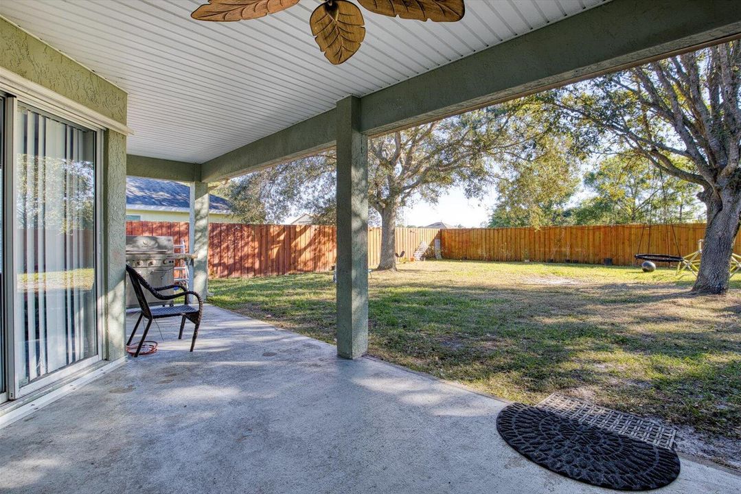 For Sale: $399,000 (3 beds, 2 baths, 1699 Square Feet)