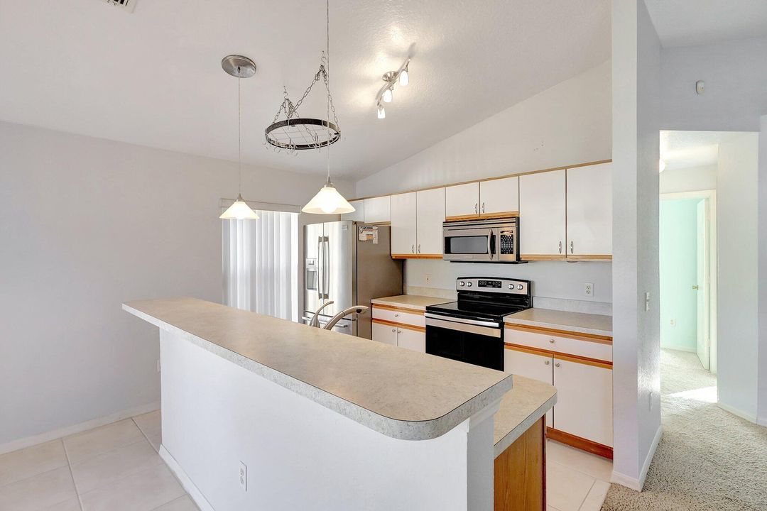 For Sale: $388,300 (3 beds, 2 baths, 1366 Square Feet)