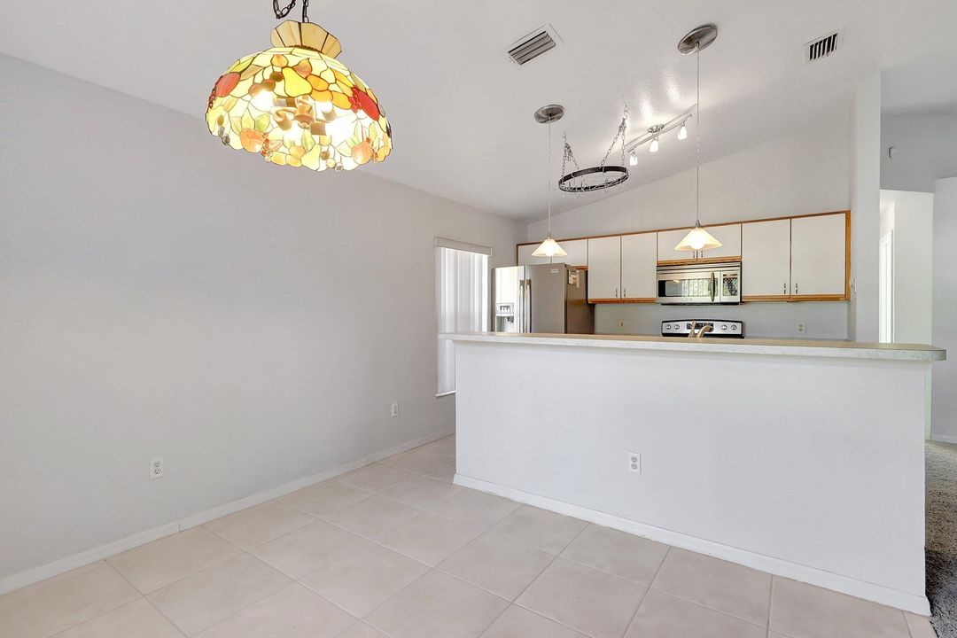 For Sale: $388,300 (3 beds, 2 baths, 1366 Square Feet)