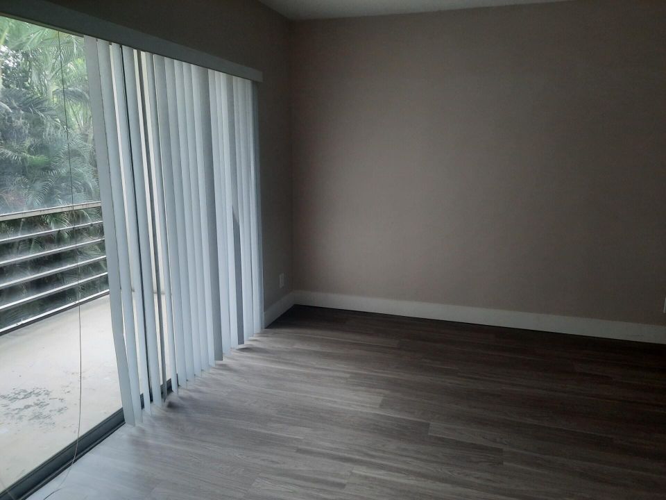 For Sale: $206,000 (2 beds, 2 baths, 890 Square Feet)