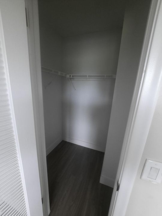 For Sale: $206,000 (2 beds, 2 baths, 890 Square Feet)