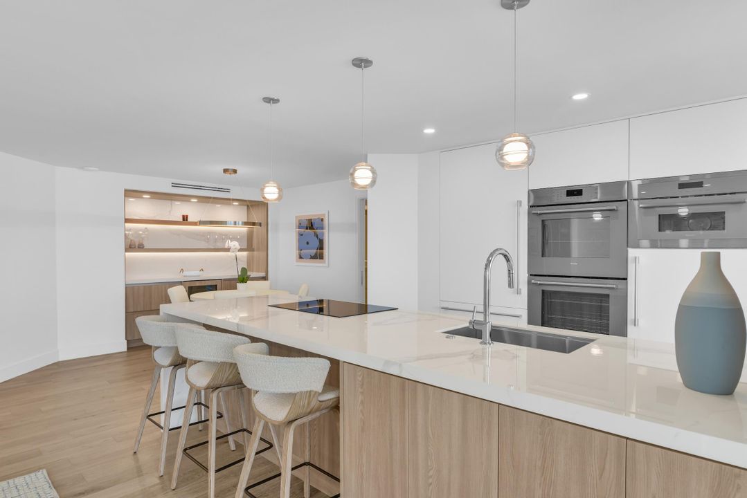 For Sale: $2,049,000 (2 beds, 2 baths, 1448 Square Feet)