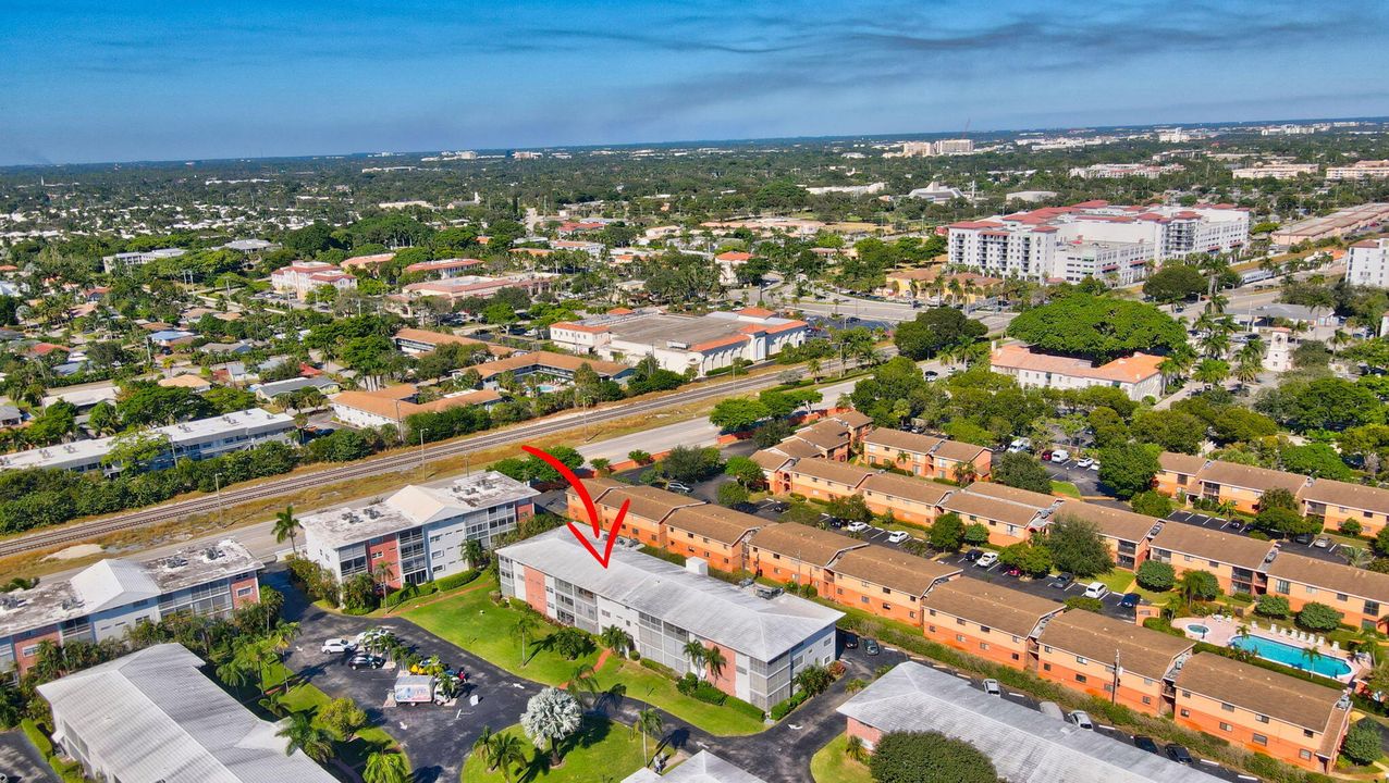 Active With Contract: $250,000 (2 beds, 2 baths, 1120 Square Feet)