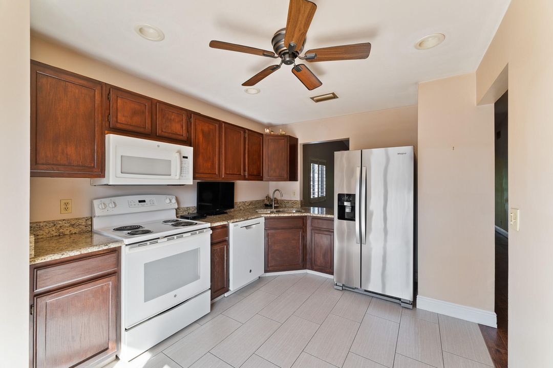 For Sale: $239,000 (2 beds, 2 baths, 1353 Square Feet)