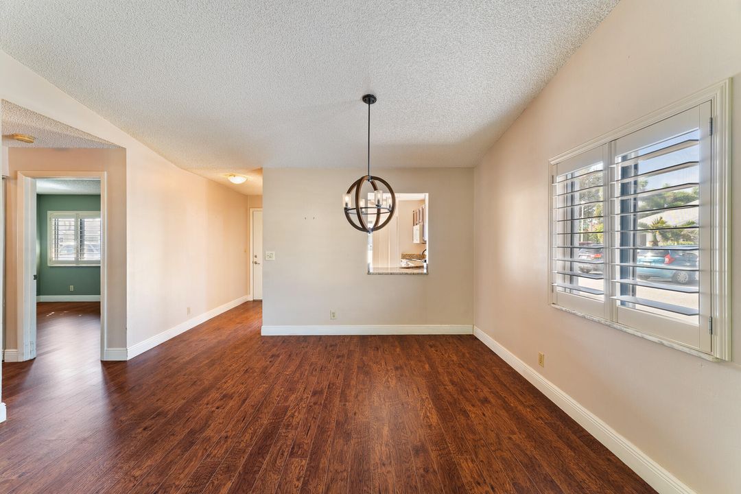 For Sale: $239,000 (2 beds, 2 baths, 1353 Square Feet)