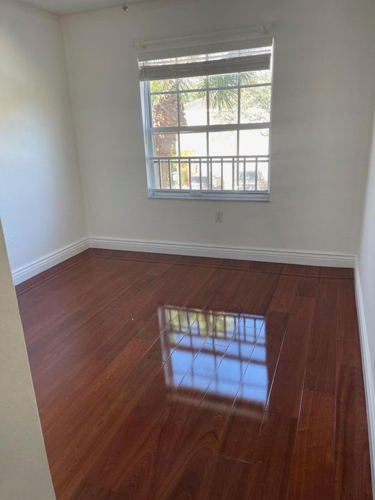 For Rent: $2,450 (2 beds, 2 baths, 1186 Square Feet)