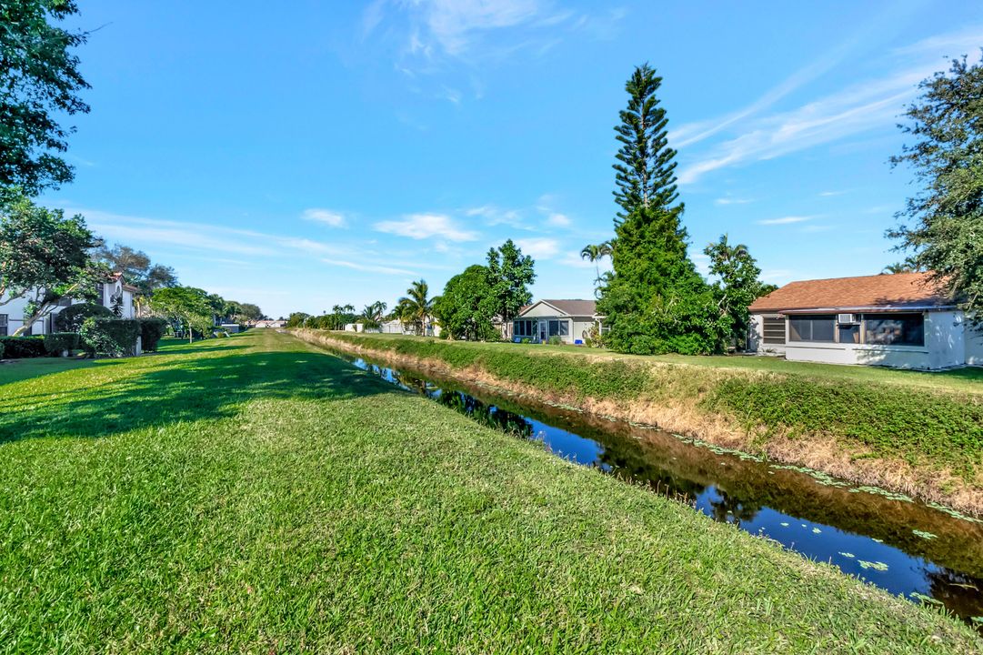 For Sale: $255,000 (3 beds, 2 baths, 1578 Square Feet)