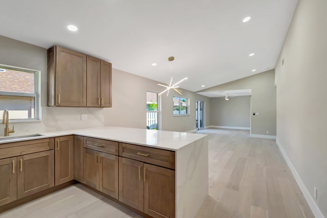 For Sale: $399,000 (2 beds, 2 baths, 1248 Square Feet)