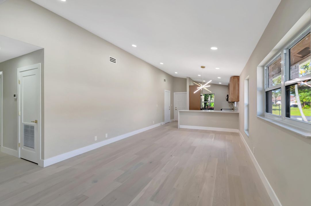 For Sale: $399,000 (2 beds, 2 baths, 1248 Square Feet)