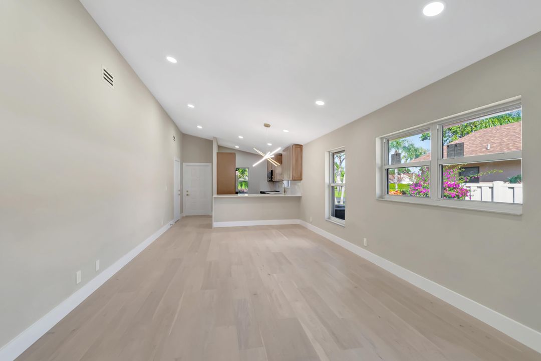 For Sale: $399,000 (2 beds, 2 baths, 1248 Square Feet)