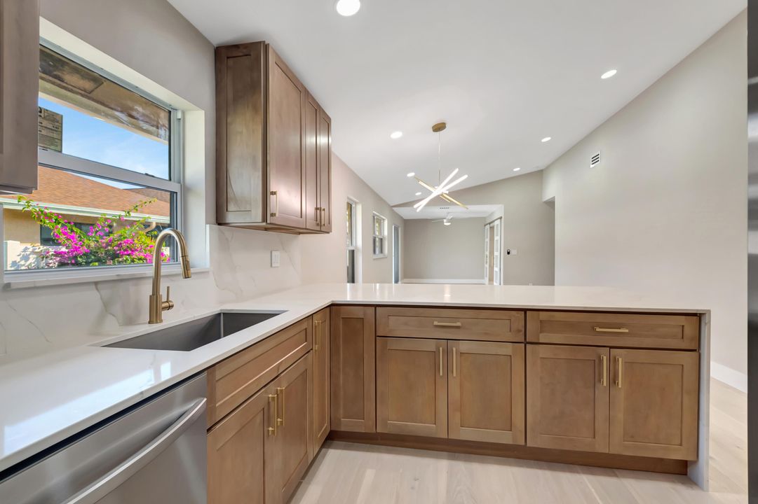 For Sale: $399,000 (2 beds, 2 baths, 1248 Square Feet)