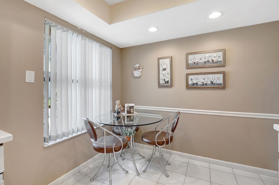 For Sale: $279,900 (2 beds, 2 baths, 1296 Square Feet)