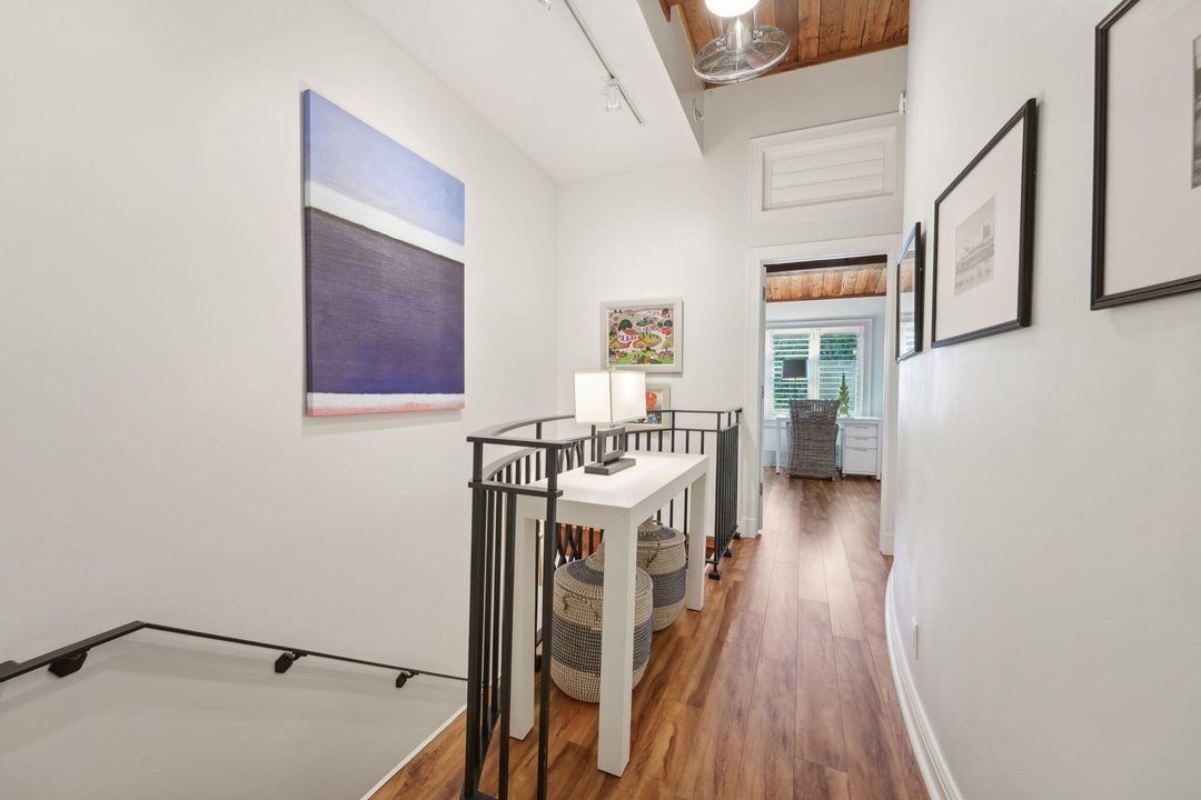 For Sale: $1,325,000 (2 beds, 2 baths, 1232 Square Feet)