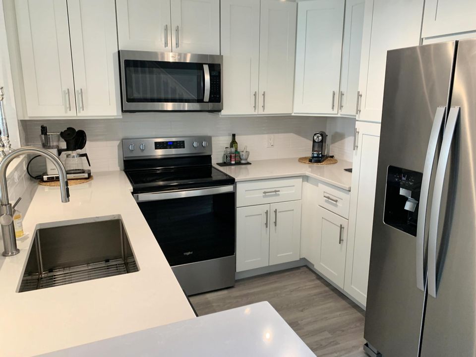 Active With Contract: $7,500 (2 beds, 2 baths, 1275 Square Feet)