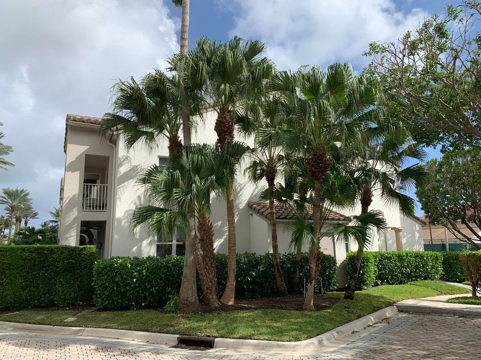 Active With Contract: $7,500 (2 beds, 2 baths, 1275 Square Feet)