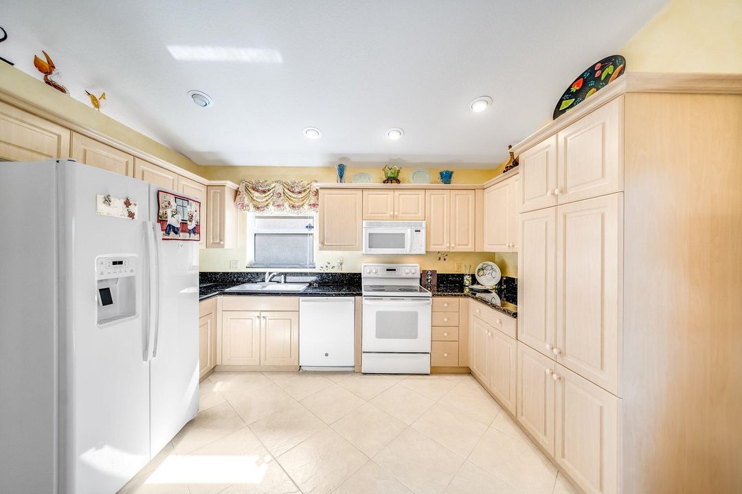 For Sale: $485,000 (3 beds, 2 baths, 1672 Square Feet)