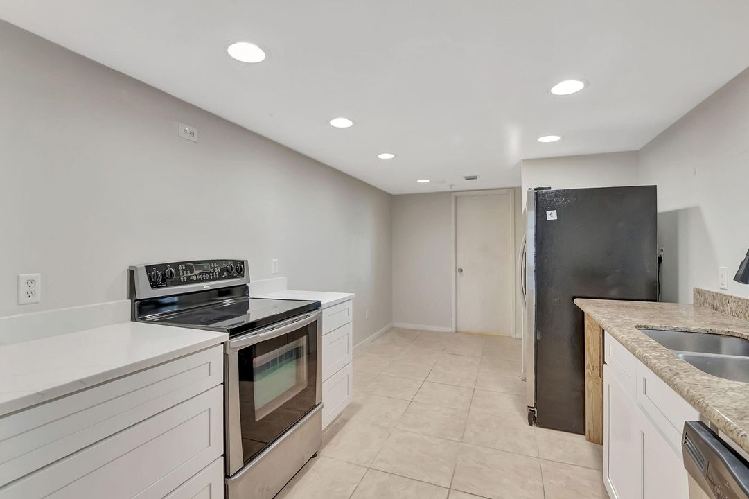 For Sale: $379,000 (2 beds, 2 baths, 1160 Square Feet)