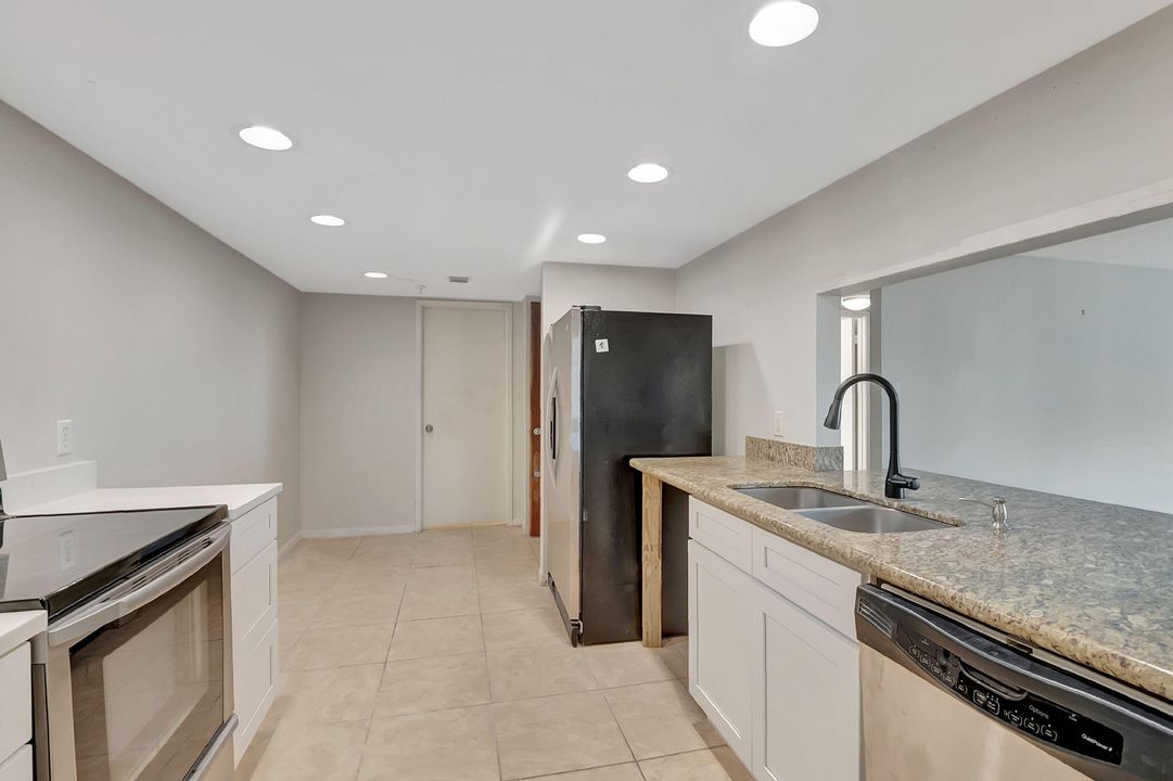 For Sale: $379,000 (2 beds, 2 baths, 1160 Square Feet)