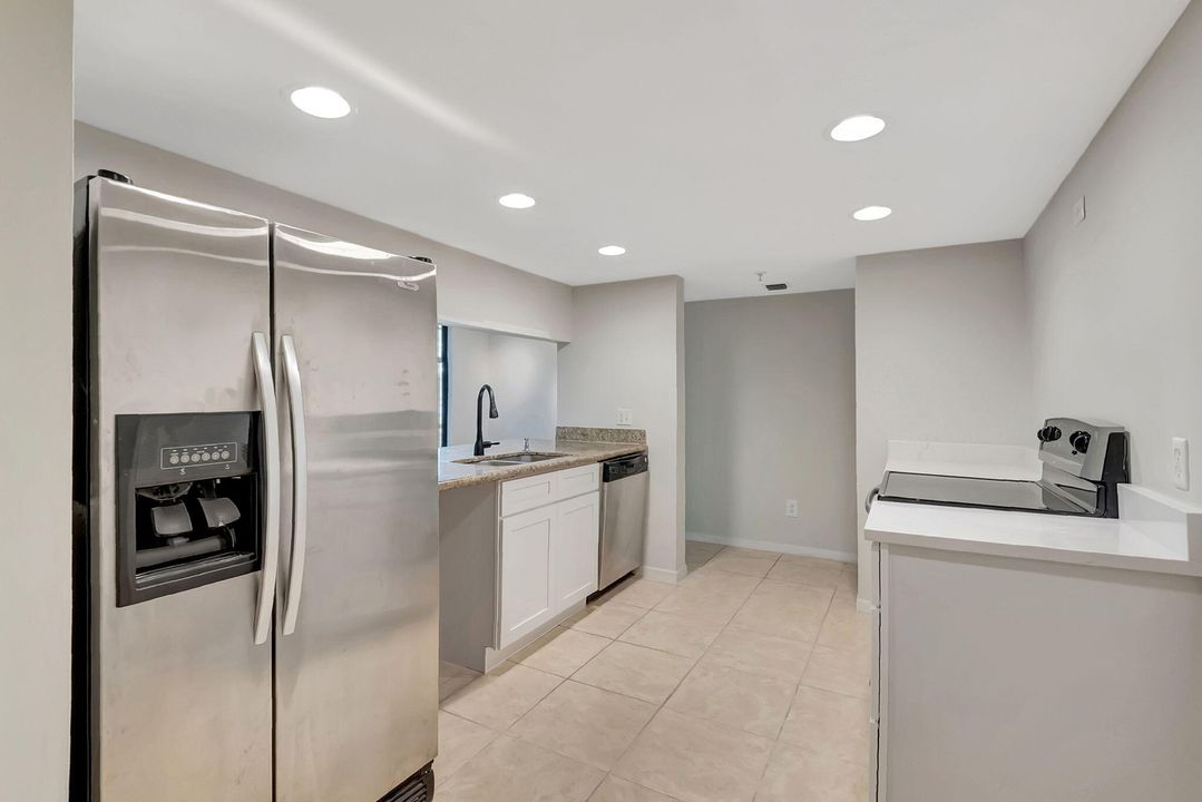 For Sale: $379,000 (2 beds, 2 baths, 1160 Square Feet)