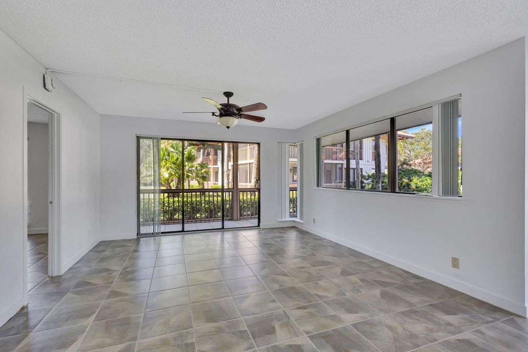 For Sale: $369,000 (2 beds, 2 baths, 1366 Square Feet)