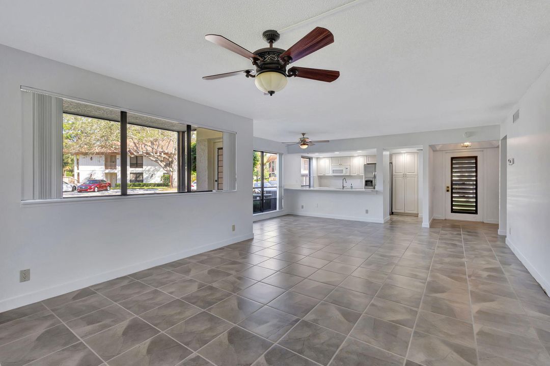 For Sale: $369,000 (2 beds, 2 baths, 1366 Square Feet)