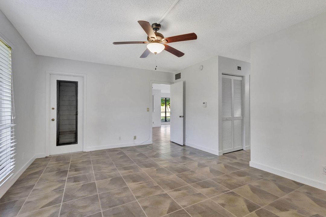 For Sale: $369,000 (2 beds, 2 baths, 1366 Square Feet)