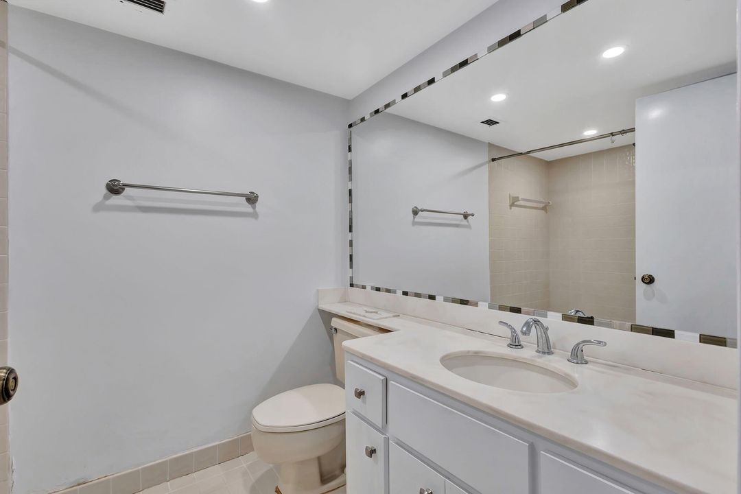 For Sale: $369,000 (2 beds, 2 baths, 1366 Square Feet)