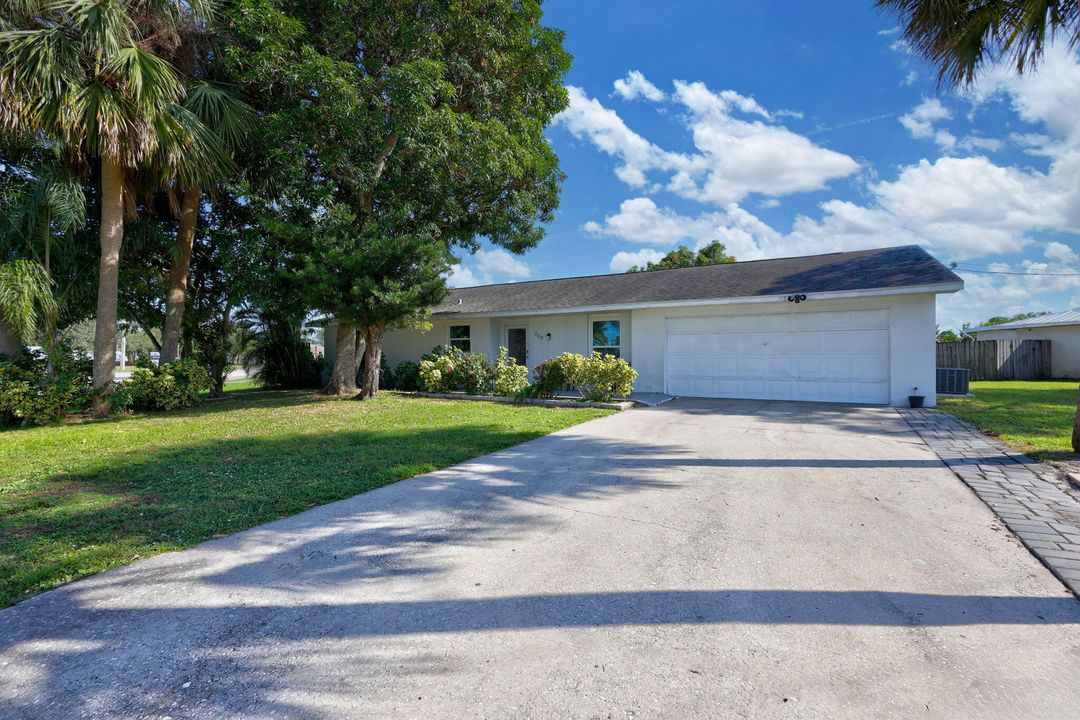 For Sale: $390,000 (3 beds, 2 baths, 1342 Square Feet)