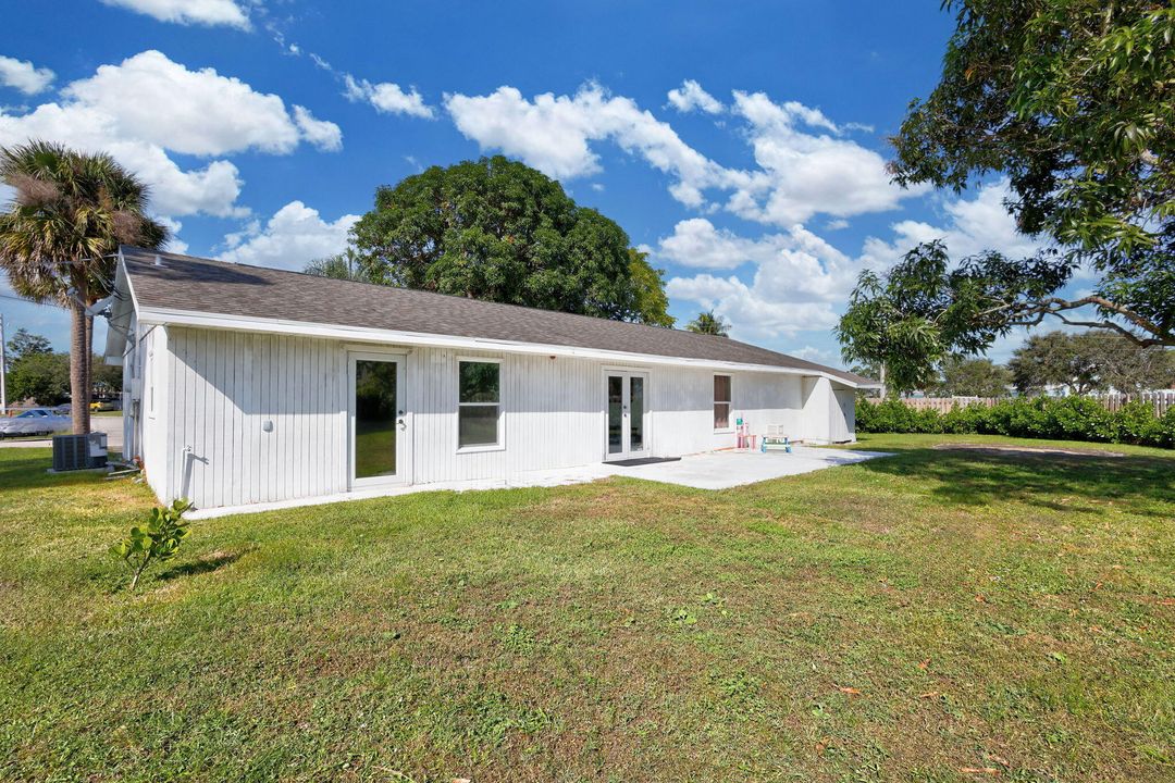 For Sale: $390,000 (3 beds, 2 baths, 1342 Square Feet)