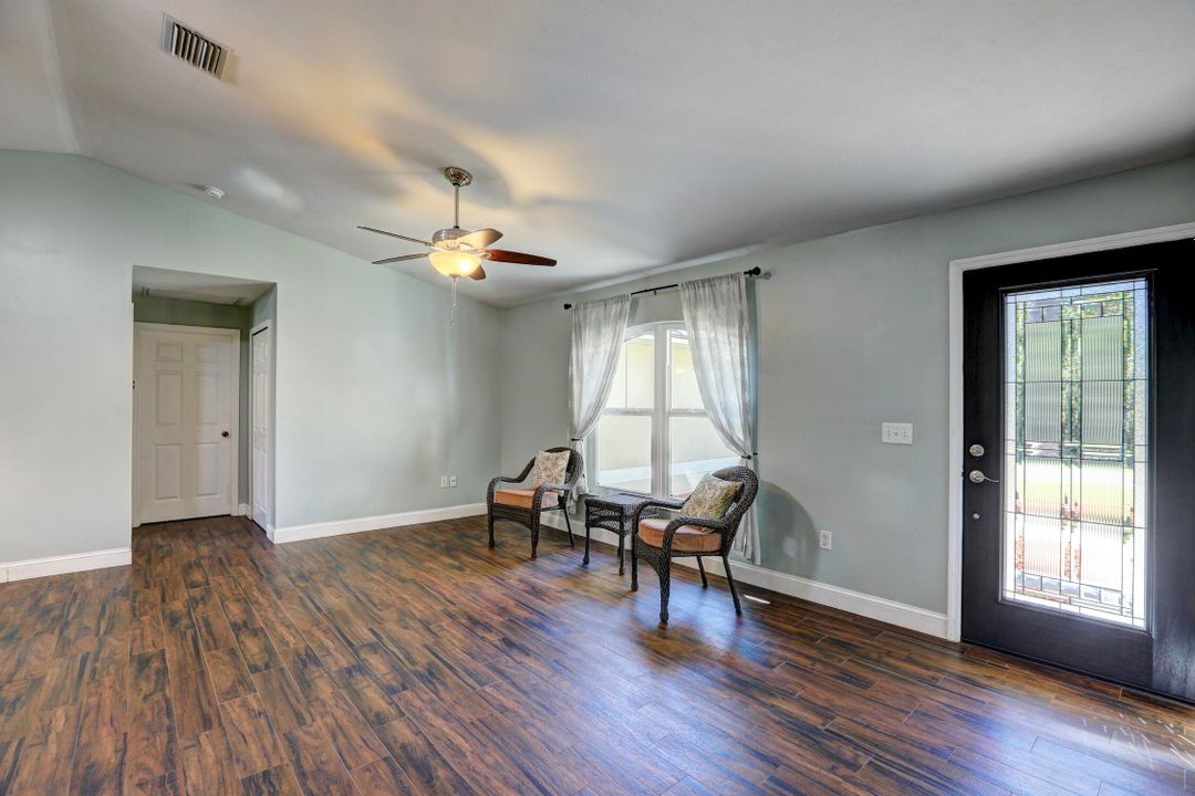 For Sale: $369,000 (3 beds, 2 baths, 1850 Square Feet)