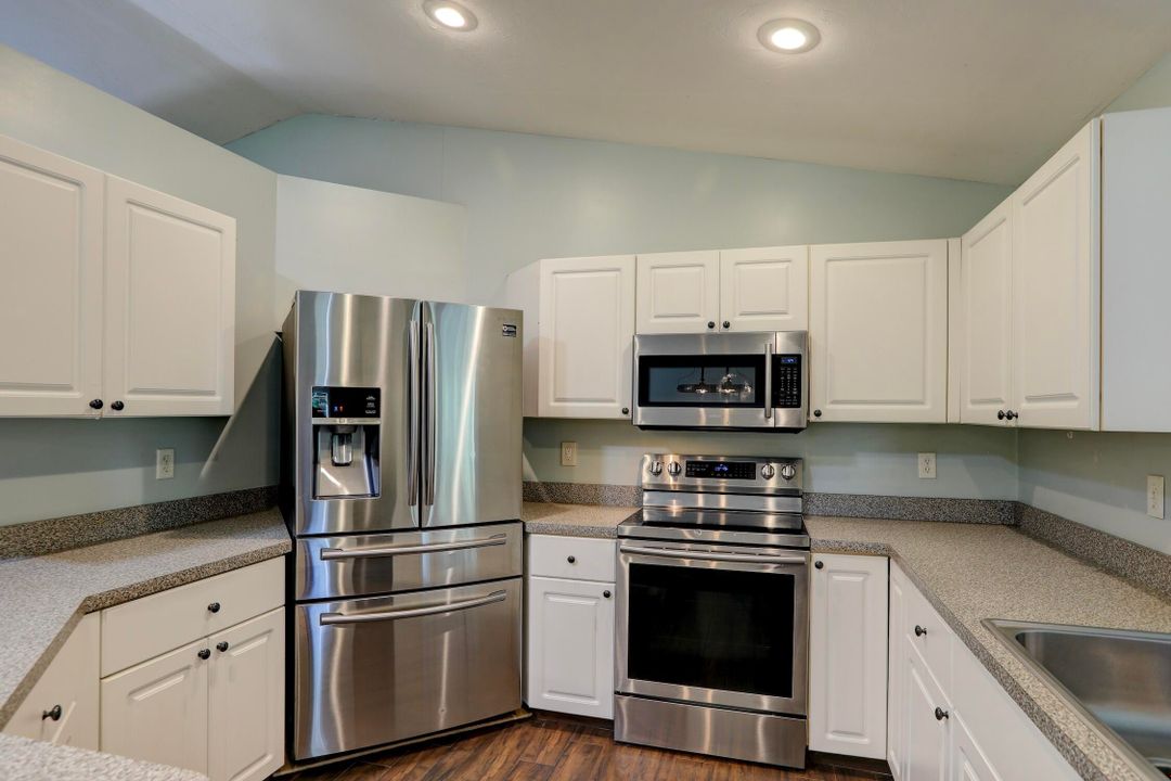 For Sale: $369,000 (3 beds, 2 baths, 1850 Square Feet)