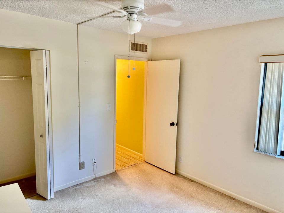 For Sale: $239,000 (2 beds, 2 baths, 1000 Square Feet)