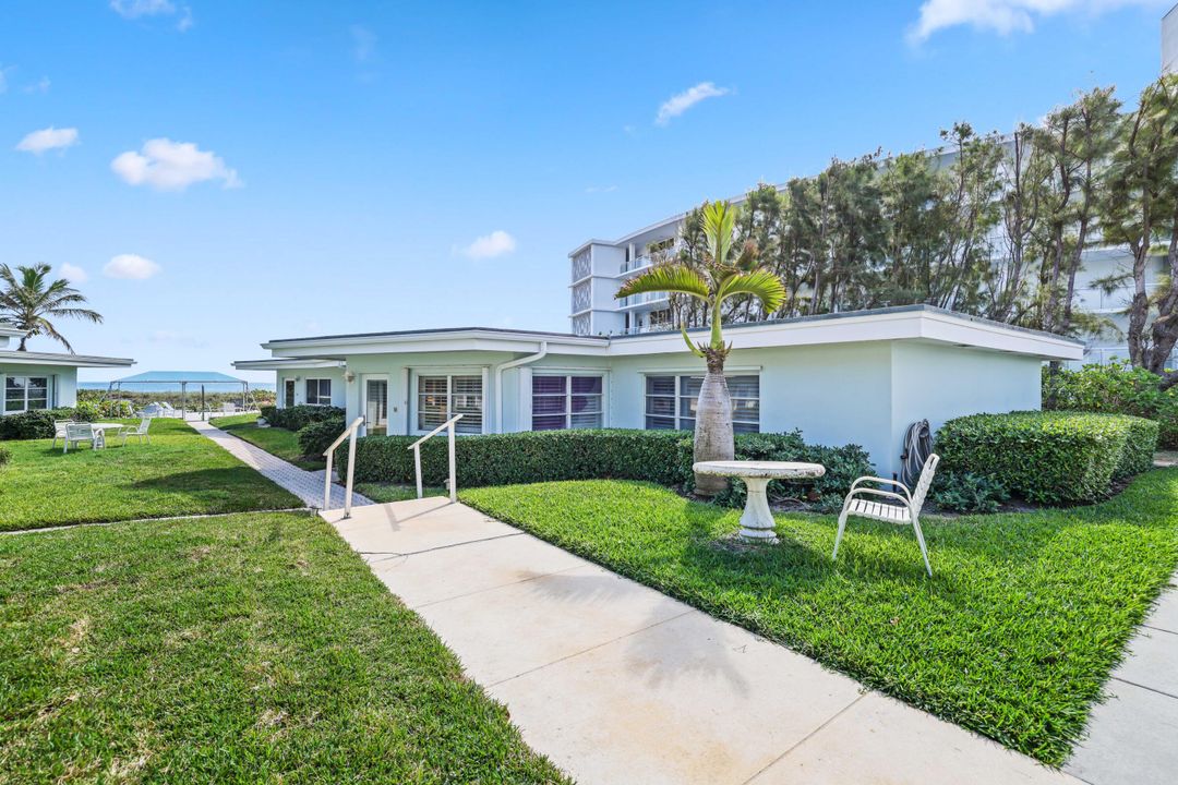 For Sale: $1,475,000 (2 beds, 2 baths, 1332 Square Feet)