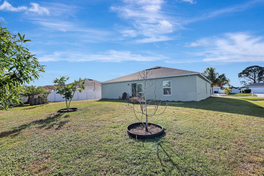 For Sale: $389,000 (4 beds, 2 baths, 1844 Square Feet)