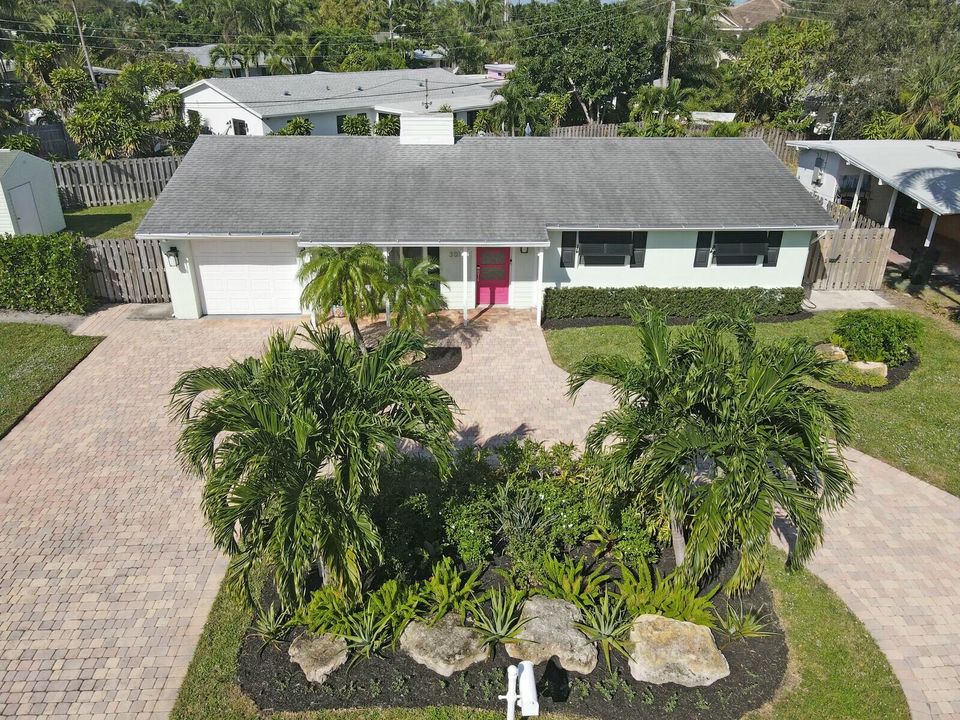 For Sale: $1,697,300 (3 beds, 2 baths, 1720 Square Feet)