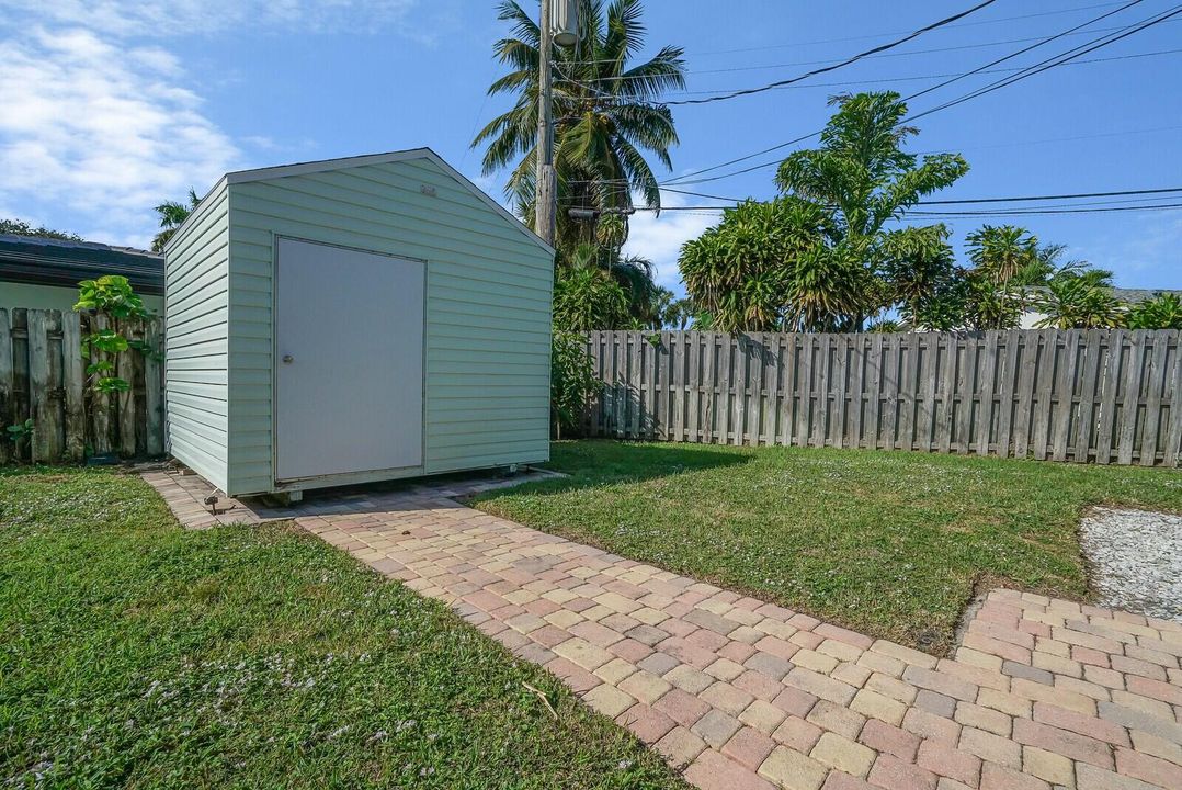 For Sale: $1,697,300 (3 beds, 2 baths, 1720 Square Feet)